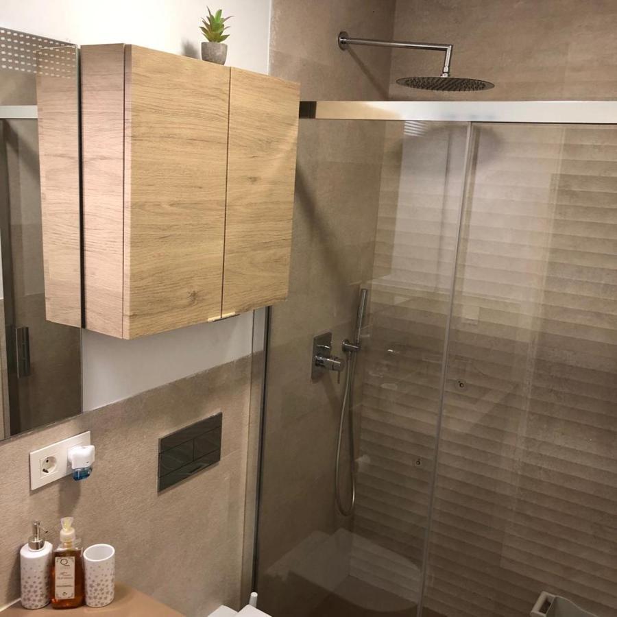 Estudio Centrico En Punonrostro Seville Luaran gambar